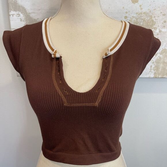 Urban outfitters cropped top bundle (2) - Size Medium - Picture 2 of 4